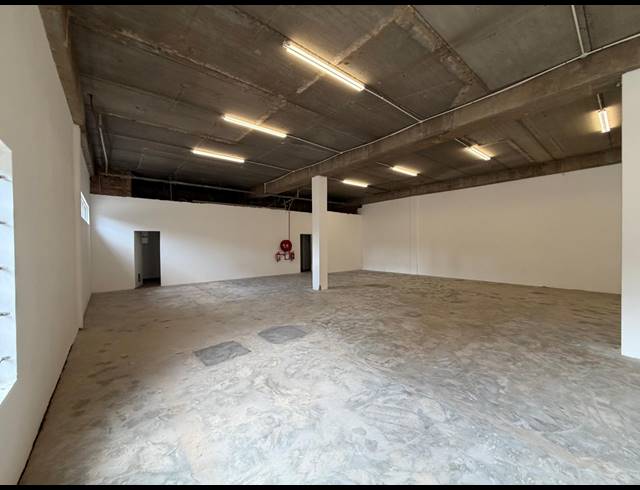345M² WAREHOUSE TO LET IN HALFWAY HOUSE
